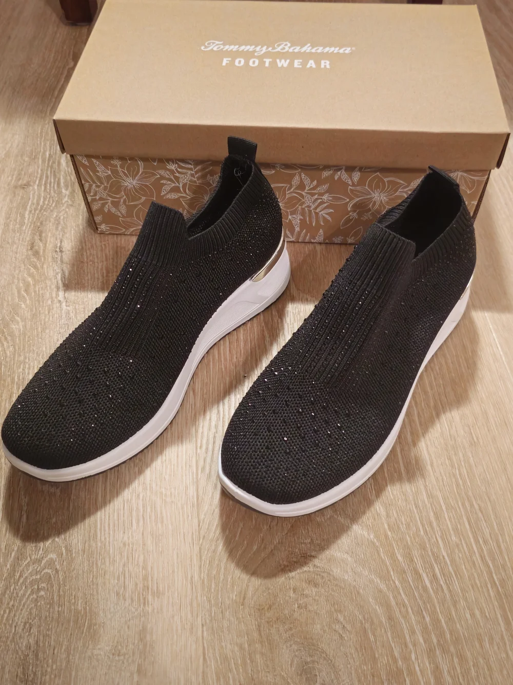 Tommy Bahama Black Slip-On Sneaker with Silver Heel Accent Size 6.5